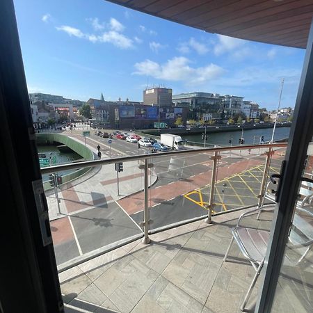 Fabulous And Sunny 2 Bed Apartment, In City Centre Cork Kültér fotó