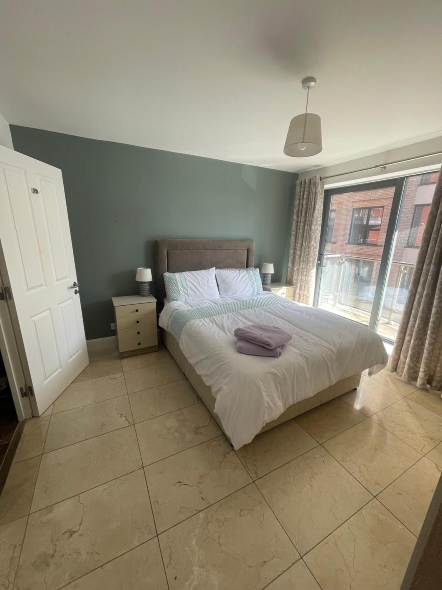 Fabulous And Sunny 2 Bed Apartment, In City Centre Cork Kültér fotó