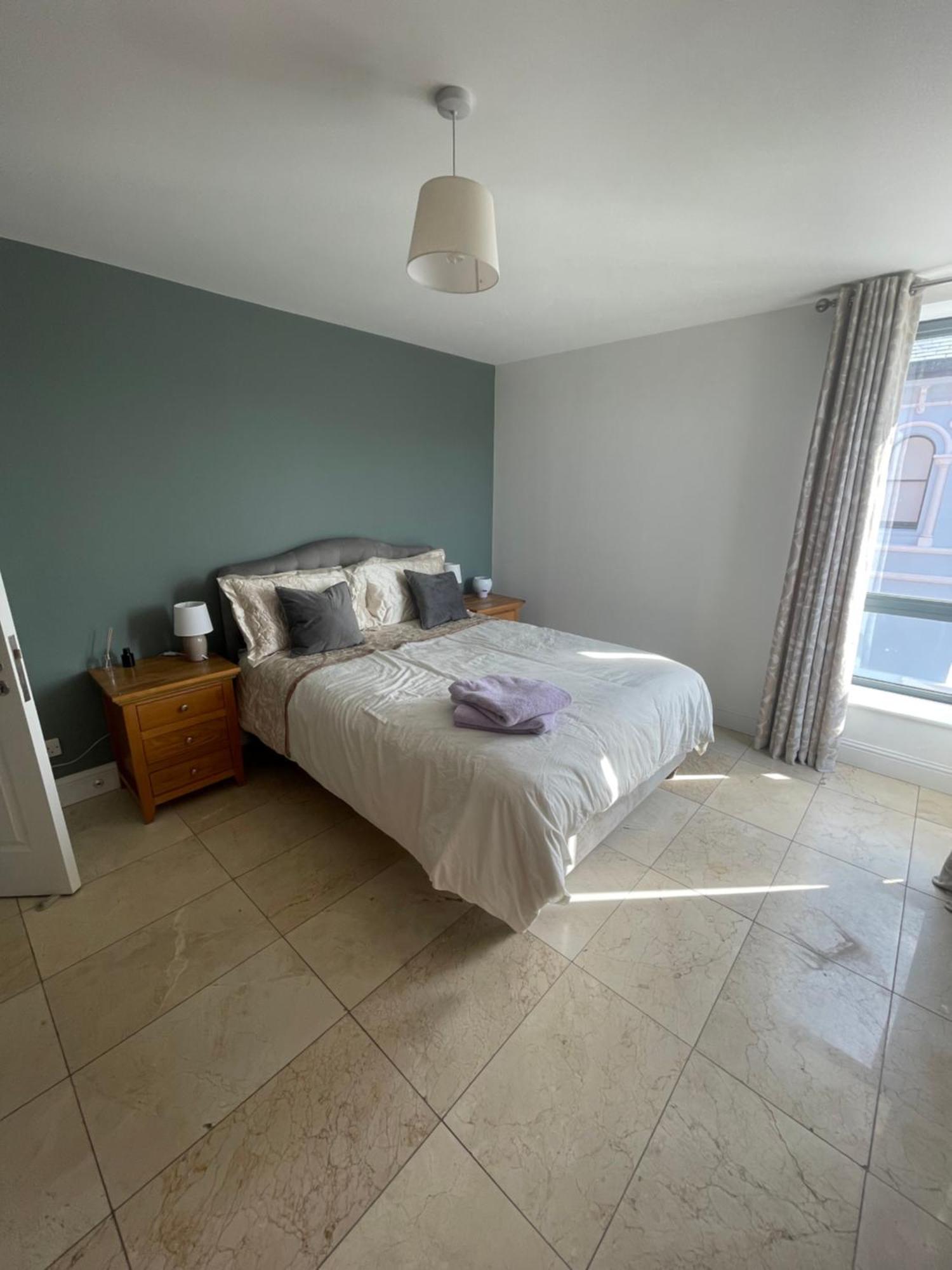 Fabulous And Sunny 2 Bed Apartment, In City Centre Cork Kültér fotó