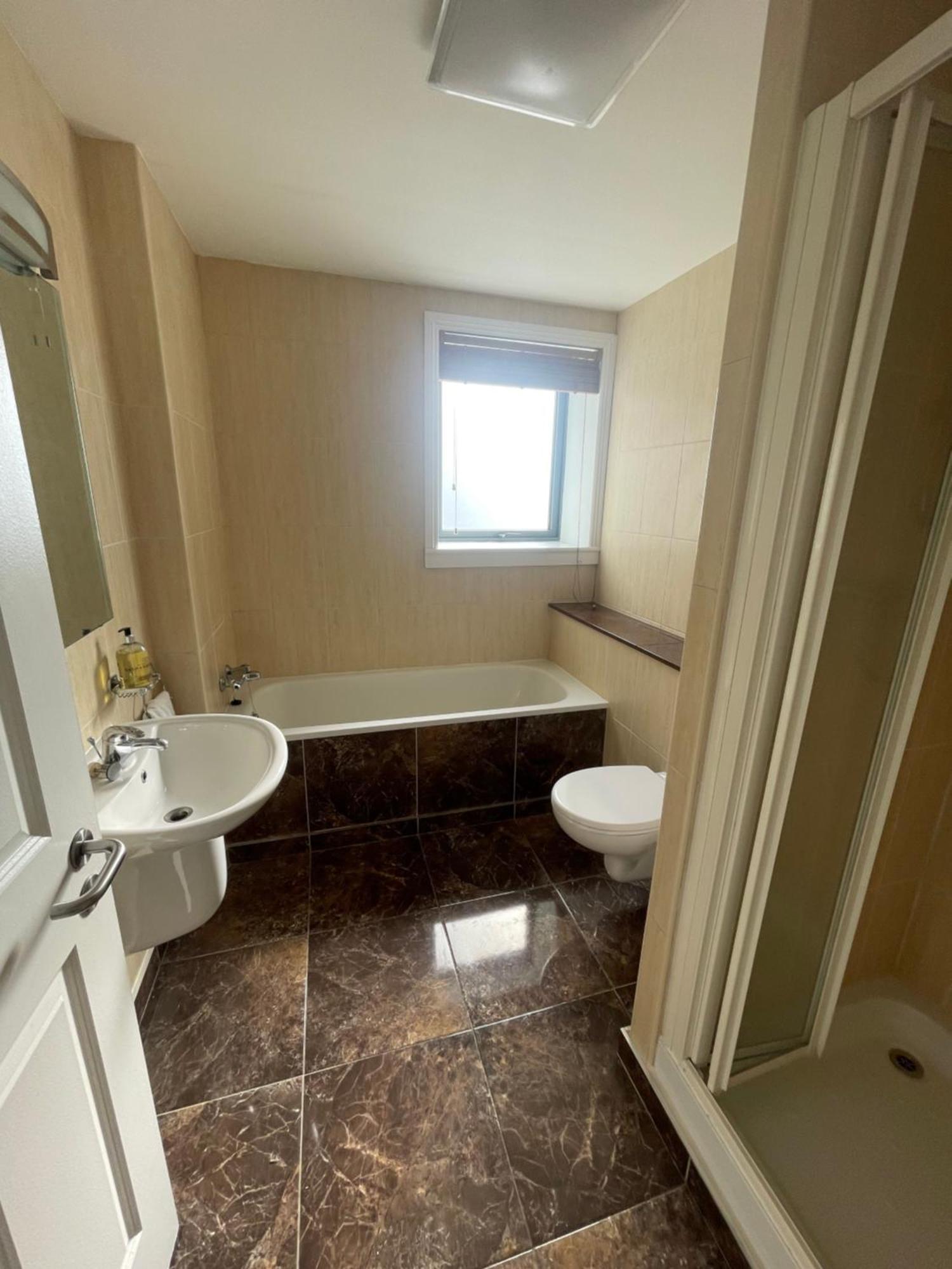 Fabulous And Sunny 2 Bed Apartment, In City Centre Cork Kültér fotó