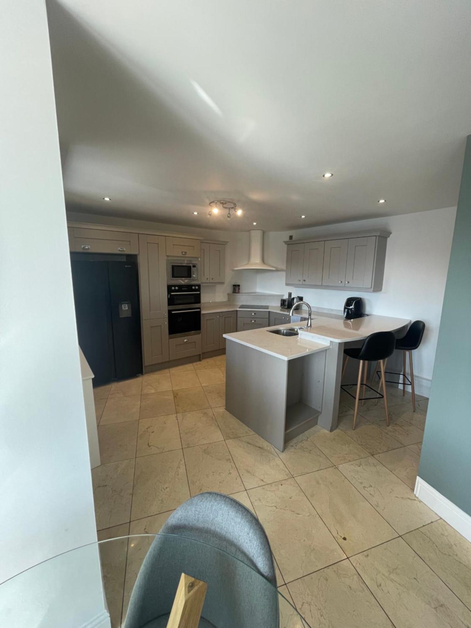 Fabulous And Sunny 2 Bed Apartment, In City Centre Cork Kültér fotó